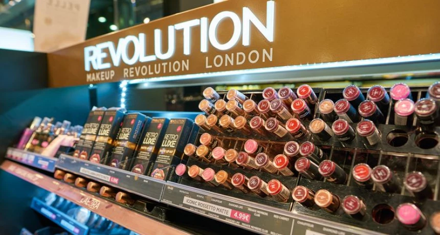 Makeup Revolution - How Beauty Influencers Started a New Revolution