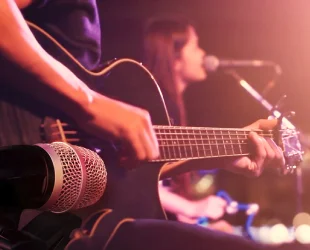 Music & Entertainment