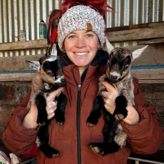 Red Shepherdess